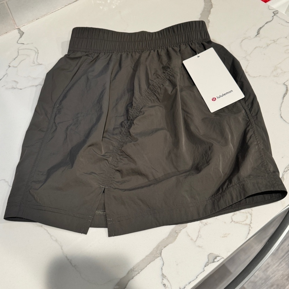 NWT Lululemon High-Rise Ruched Mini Skirt in Army Green - Picture 3 of 8